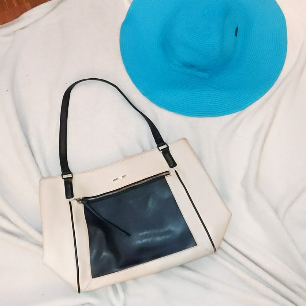 Medium Nine West bag